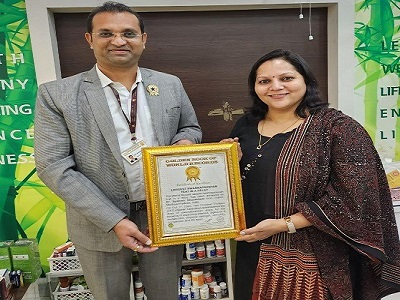 पुष्य नक्षत्र के विशेष दिवस पर स्वर्णप्राशन संस्कार करके बनाया विश्व कीर्तिमान
