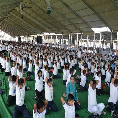 अन्तर्राष्ट्रीय योग दिवस पर राज्य स्तरीय कार्यक्रम में लगभग 21 हजार लोगों ने सामूहिक योगाभ्यास कर एक विश्व एक स्वास्थ्य और हर घर योग का संदेश दिया